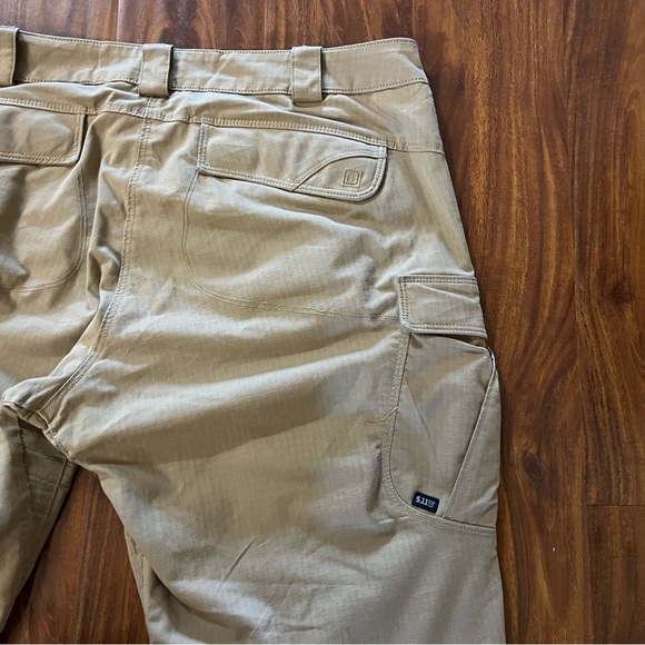 5.11 Tactical Carpenter Cargo Khaki Pants size 18 - Picture 10 of 13